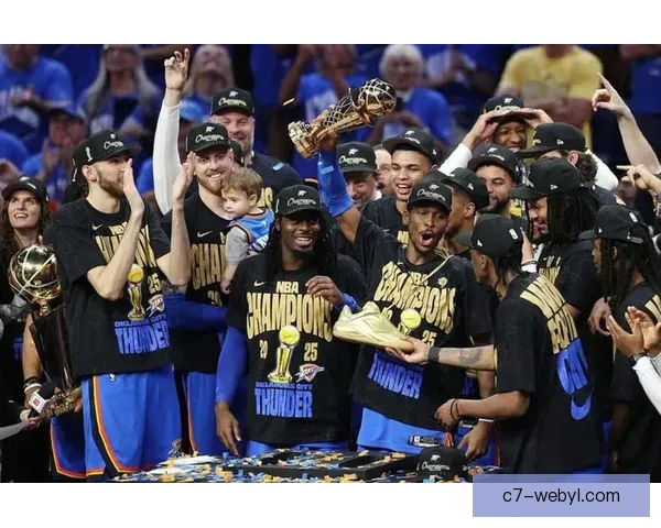 亚历山大冲击63年MVP连冠纪录